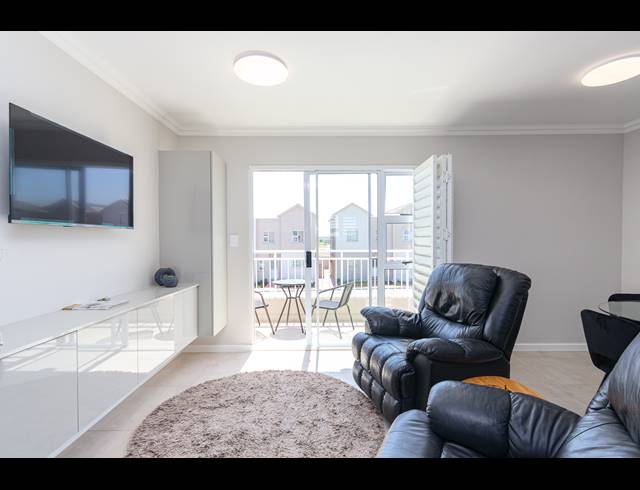 2 BEDROOM APARTMENT SOLD IN SUNNINGDALE